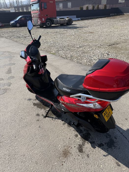 Vand scuter electric