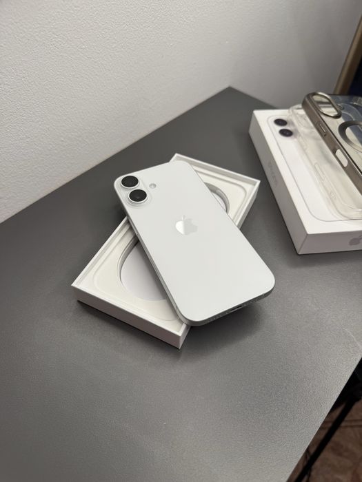 Iphone 16 акб93%