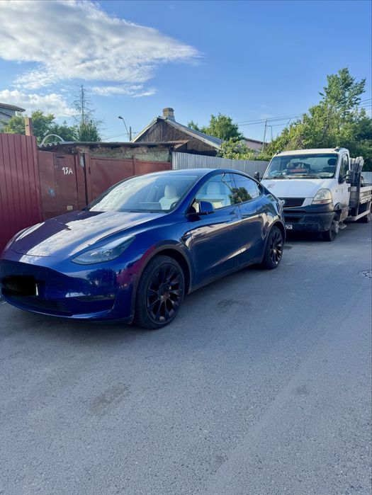 TESLA Model Y 2022 — imagine 3