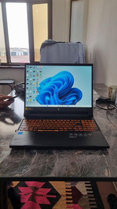 Acer Nitro V16 kuchli gaming va ish uchun noutbuk sotiladi. Holati dey