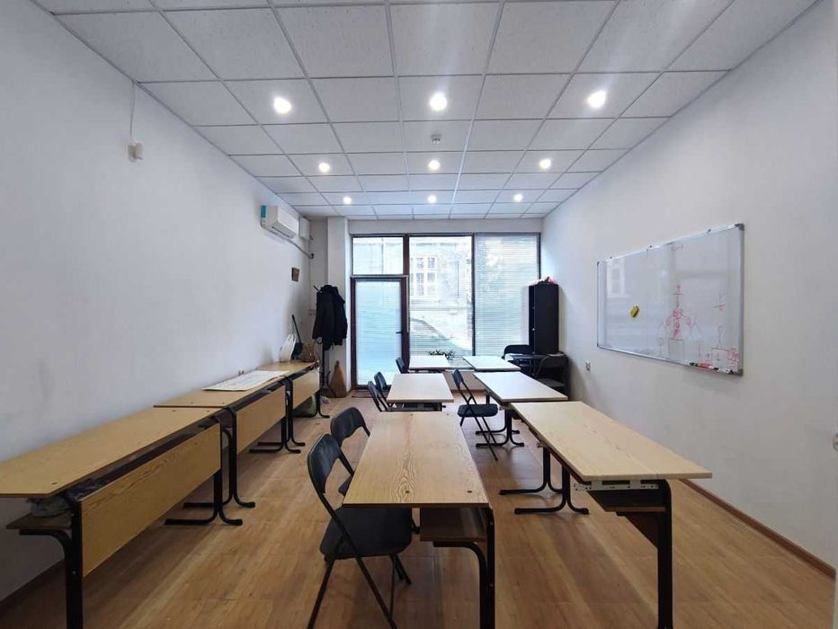 Дава се под наем Офис в Велико Търново, Център - 123 кв.м за 408 € - Снимка #2