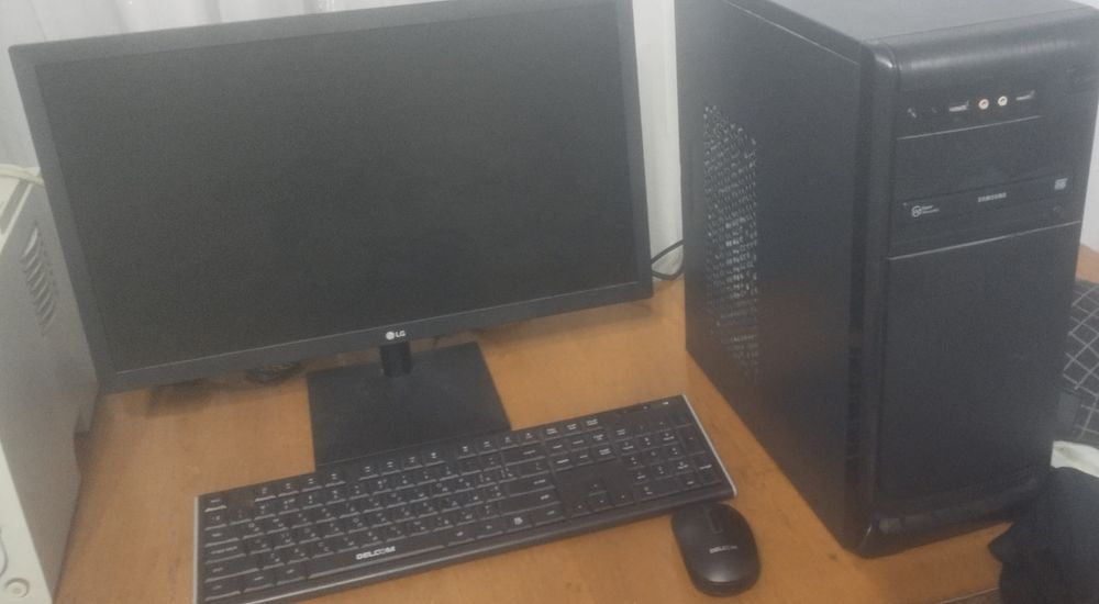 Kampyuter LG monitorli garantiyasi bilan srochna sotiladi