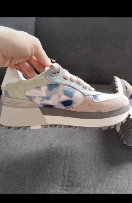 Liu jo,  nou cu eticheta