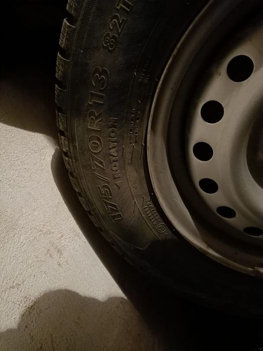 Продам  шины с дисками 175/70/13