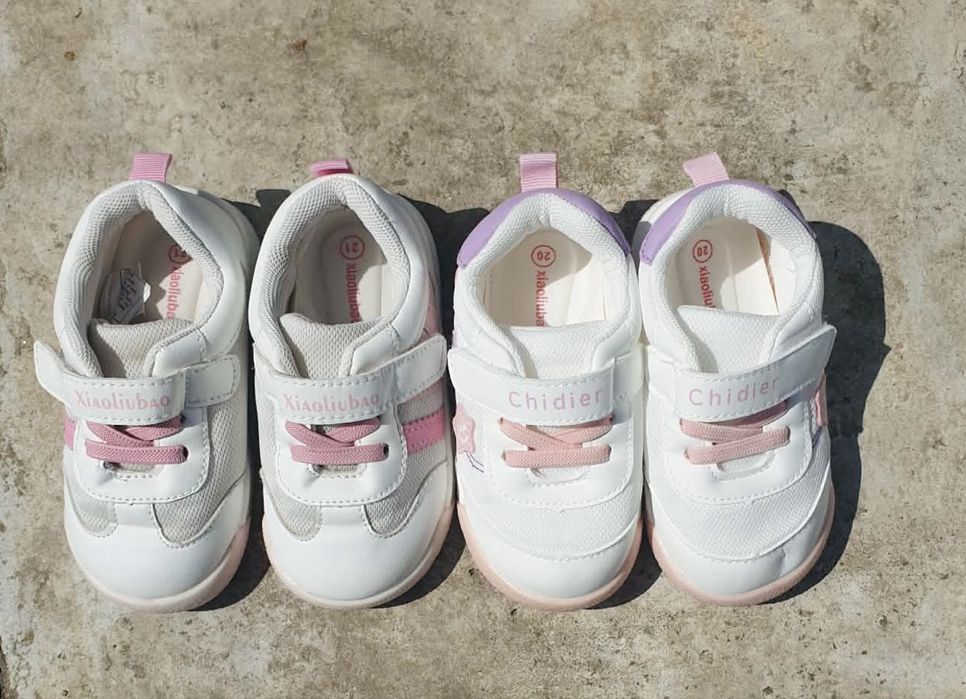 Adidasi fetite nr 20 si 21