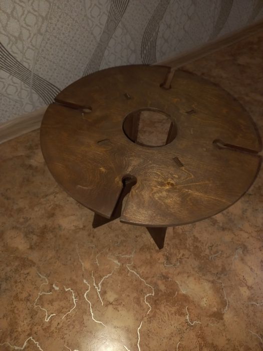 Винный столик новый