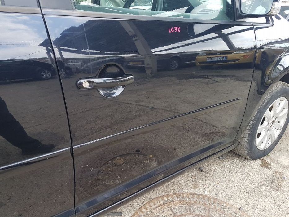 Usa / Portiera Dreapta Fata VW Touran Facelift 2007 - 2010 Cod Culoare LC9X