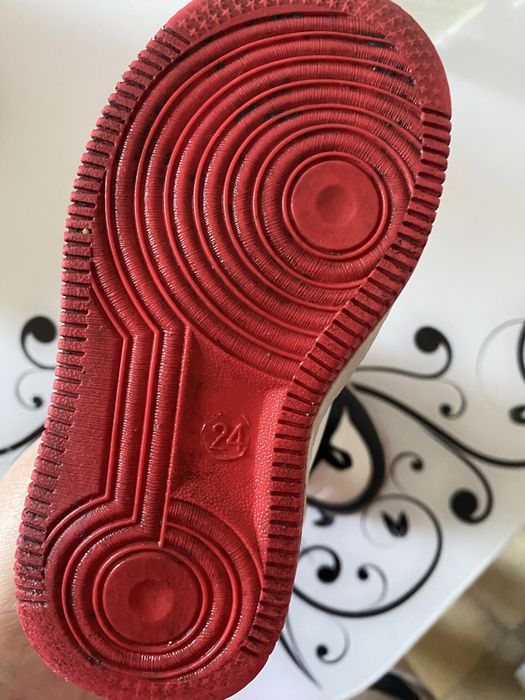 Продам детские ботинки