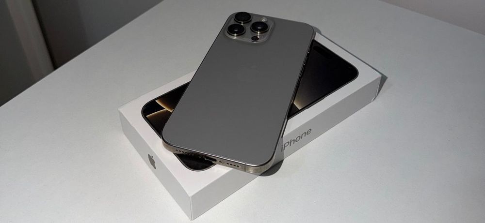 Vând IPhone 16 promax