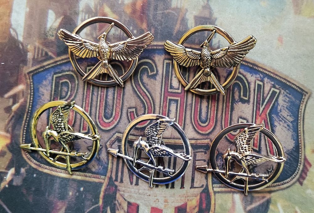 Брошка от филма Игрите на глада 3 Сойка присмехулка Hunger Games Mocki