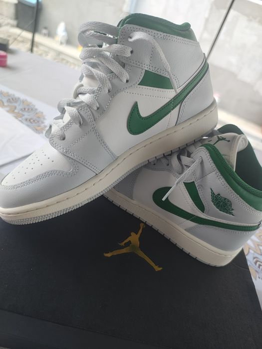Jordan 1 mid verde și gri