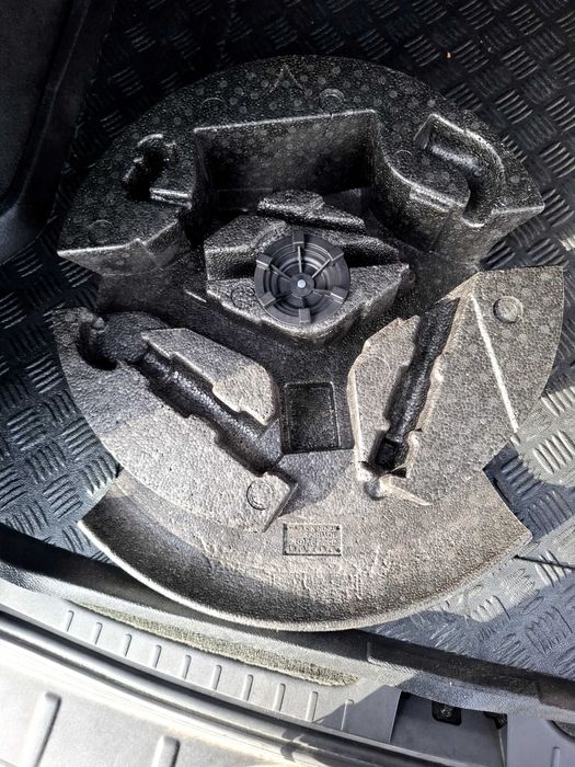 Оригинален органайзер за гума  на Волво