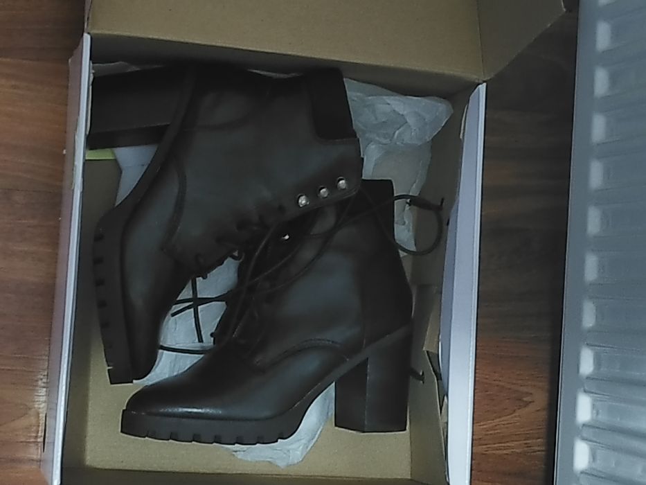 Vand Ghete dama ERAM marime 38 Urgent!!