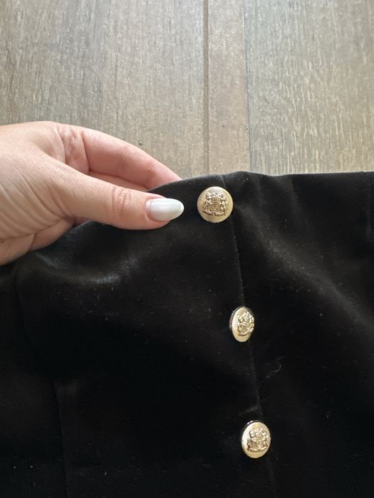 Нов комплект велурен Zara 50€ целия размер L но е умамен