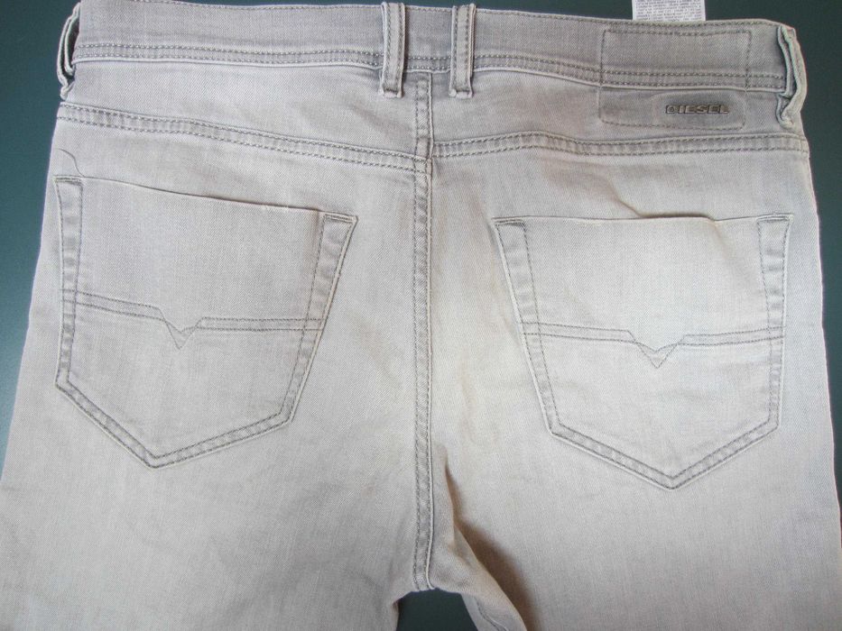 Blugi Diesel TEPPHAR W32 L32, culoare wash 0687W Stretch croiala skinny, 1+3nasturi inscriptionati stare f. buna.