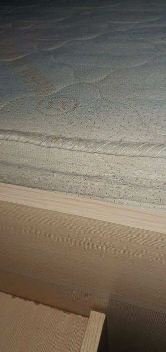 Двухэтажная кровать