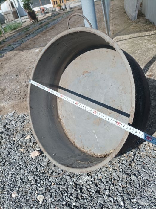 Продавам калайдисани тави