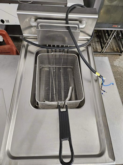 Професионален фритюрник