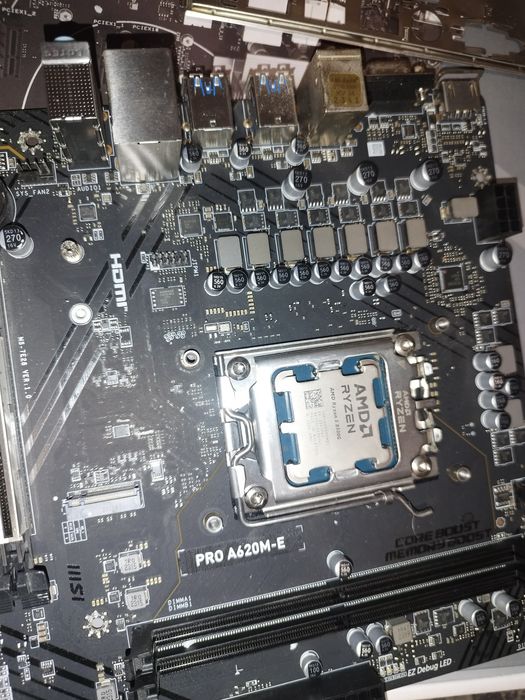 Kit am5 ryzen 5 8500g/placa de baza pro. A620m-e