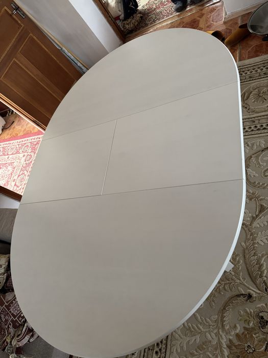 Продам Ikea обеденный стол