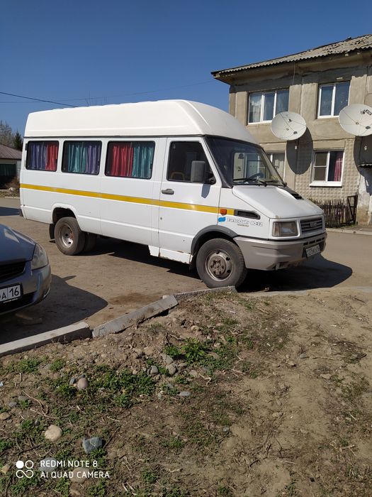 Микроавтобус Ивеко Дели .