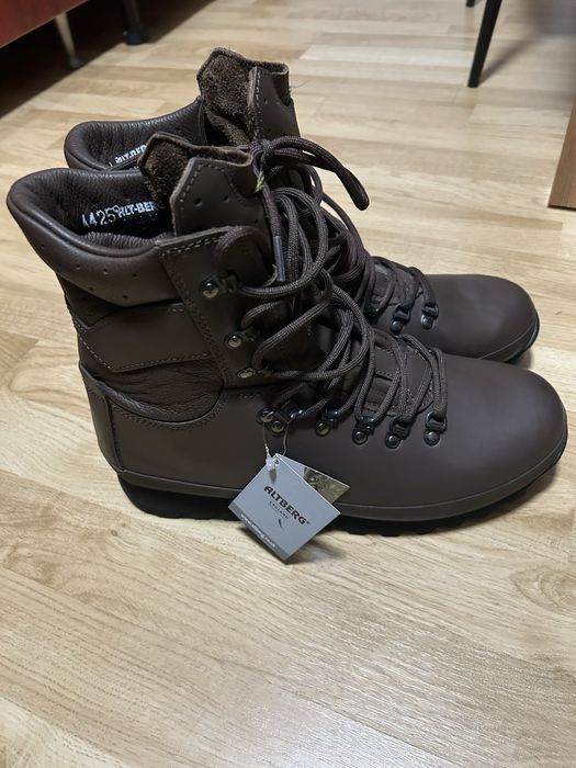 Bocanci militari Altberg