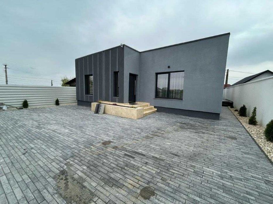 PROPRIETAR  ofer spre vanzare  CASA ,3 CAMERE pe Aleea Olteni -SMEURA