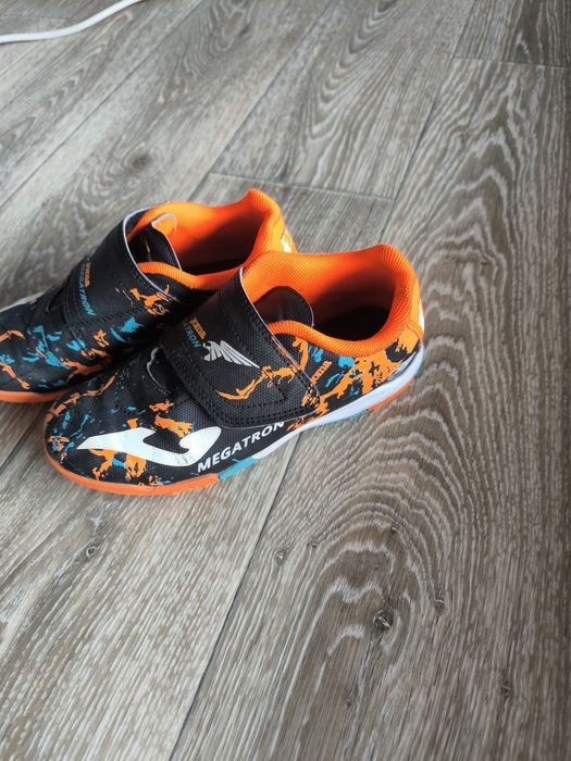 Продам сороконожки Joma