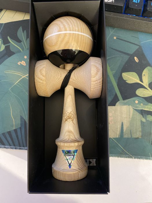 Krom Kendama Eclipse