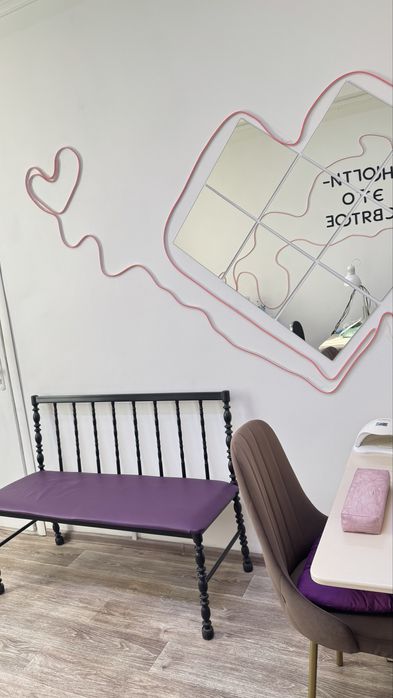 Сдается маникюрный стол место