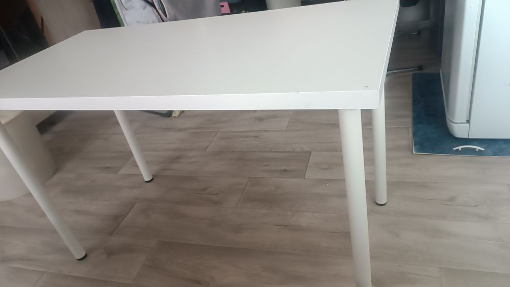 Стол продаю обеденный