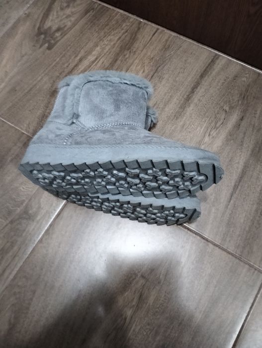 Дамски ботуши нови