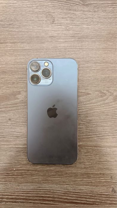 Продам телефон айфон 13 про макс