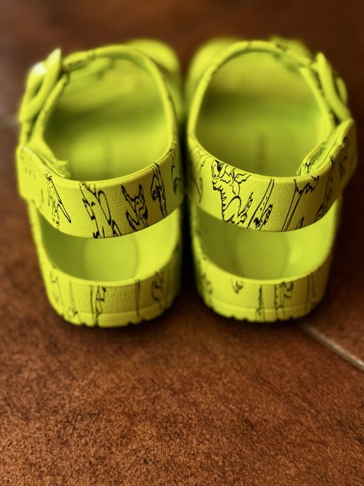 Детски сандали :)