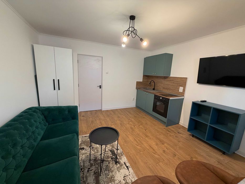 Inchiriez Garsoniera renovata premium, bloc cu centrala proprie