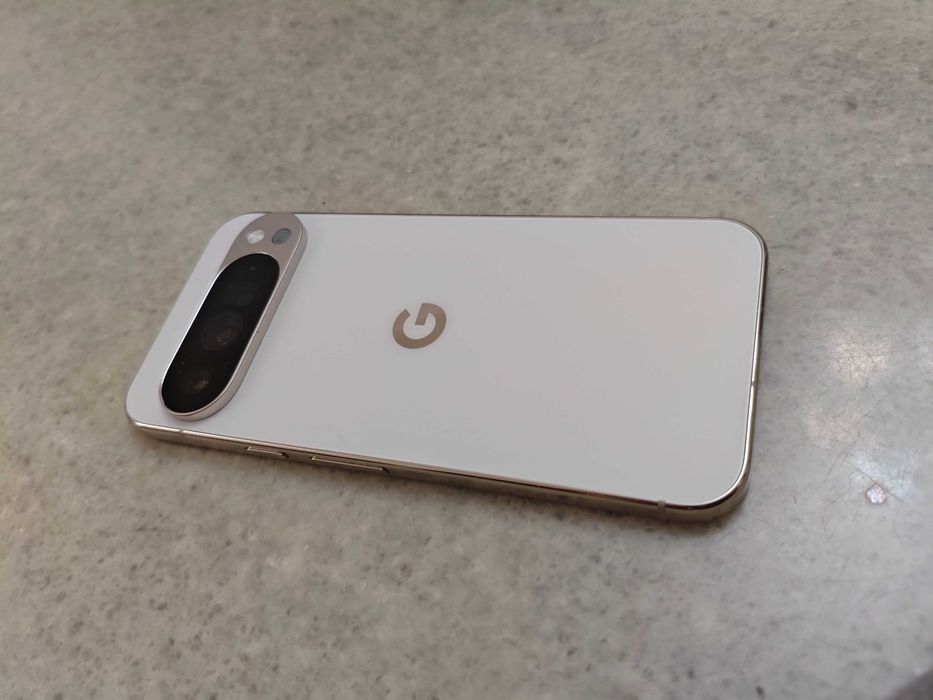 Продавам телефон Google Pixel 10 Pro XL 16 RAM 256 ROM