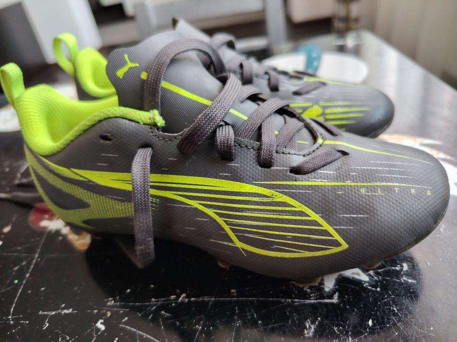 Vand Ghete de fotbal Puma   Nr 31!