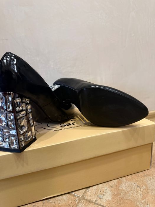 Sara Pen кожени обувки на ток