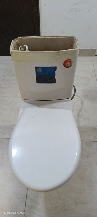 Продам унитаз для ремонта
