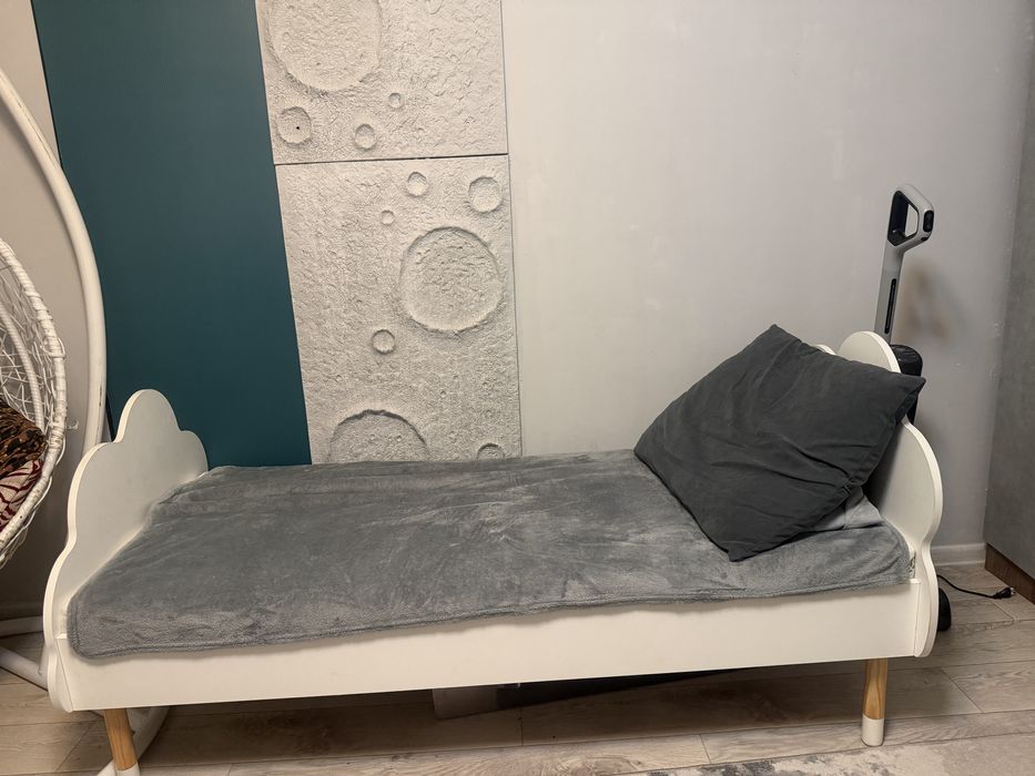 Продам , детскую кровать б/у