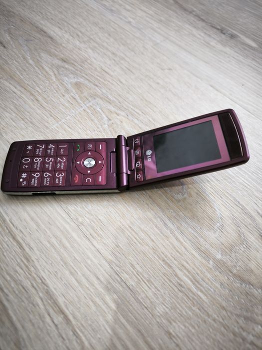 LG KF300 мобильный телефон