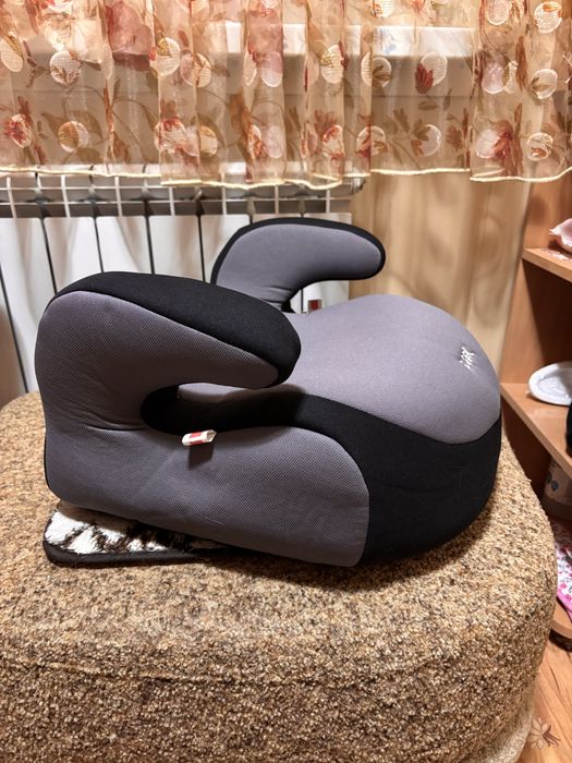 Бустер  детский  автокресло