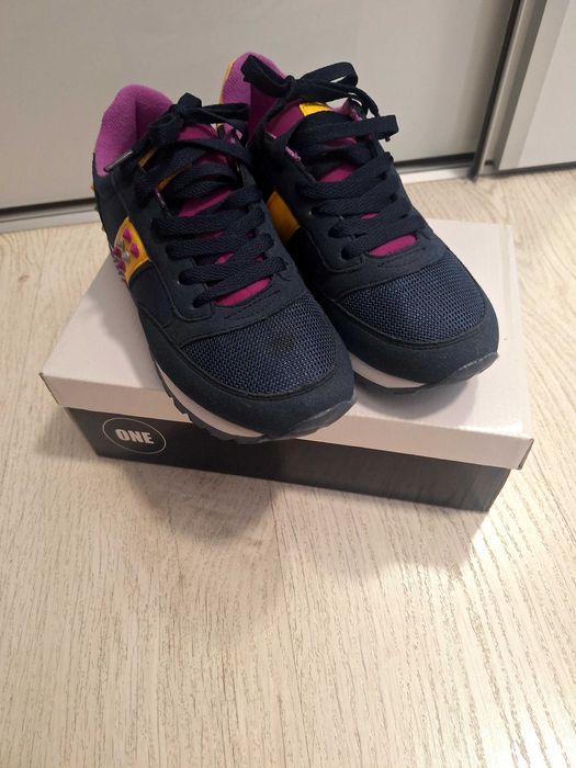 Încălțăminte casual mărimea 38.