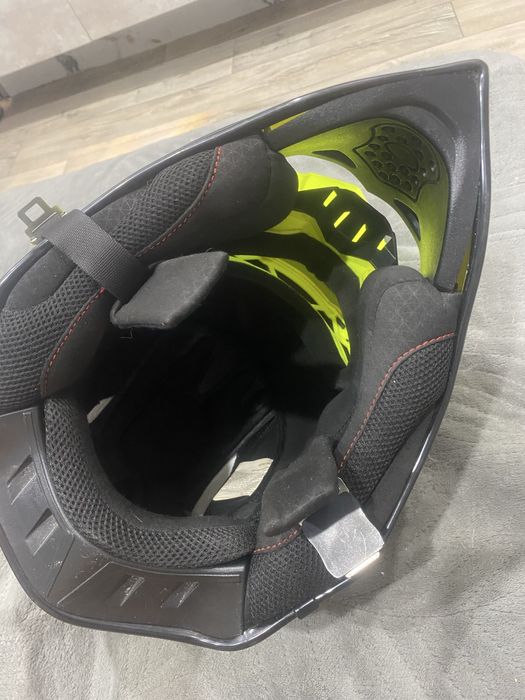 шлем фокс v1 почти новый