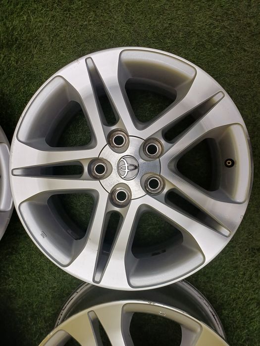 Диски R16 5x114.3 на Toyota и другие.