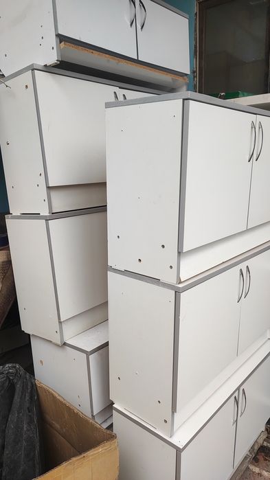 Продаются шкафчики