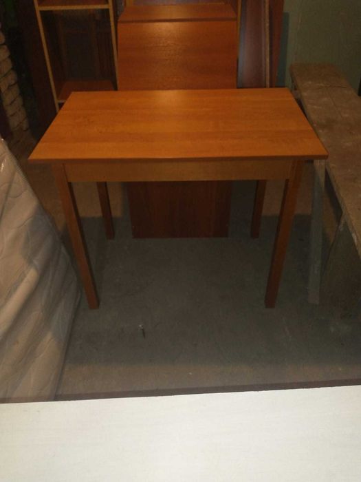 Стол письменный 90 на 60 см