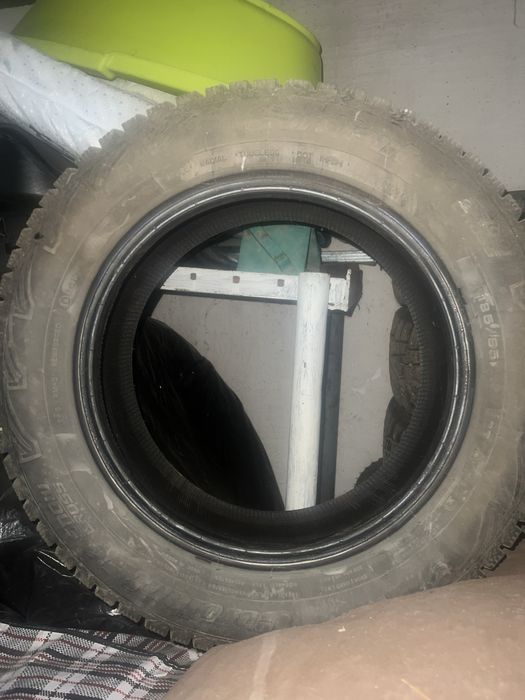 Продам шины комплект  цена 80 к  185/65/15