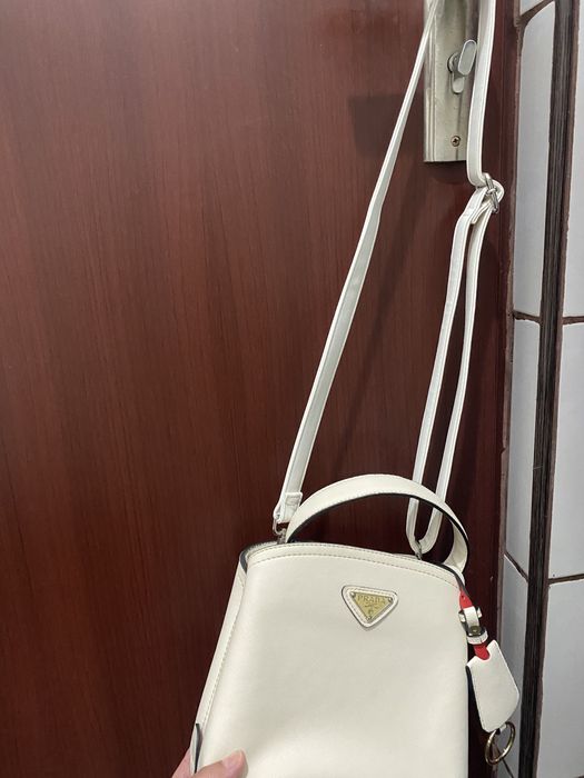 Geanta marca Prada