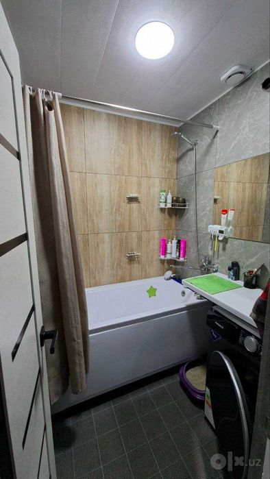 ЮНУСАБАД 15  2 в 3 \1\4 м.ТУРКЕСТАН Продается квартира